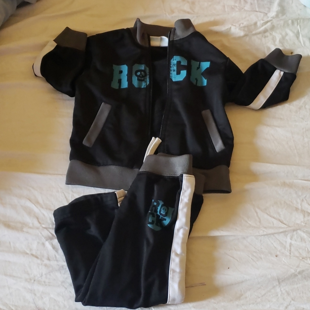 Unisex Amy Coe tracksuit sz 18 mos